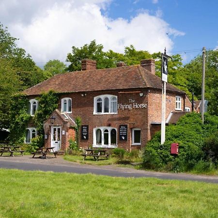 The Flying Horse Inn Boughton Aulph Esterno foto