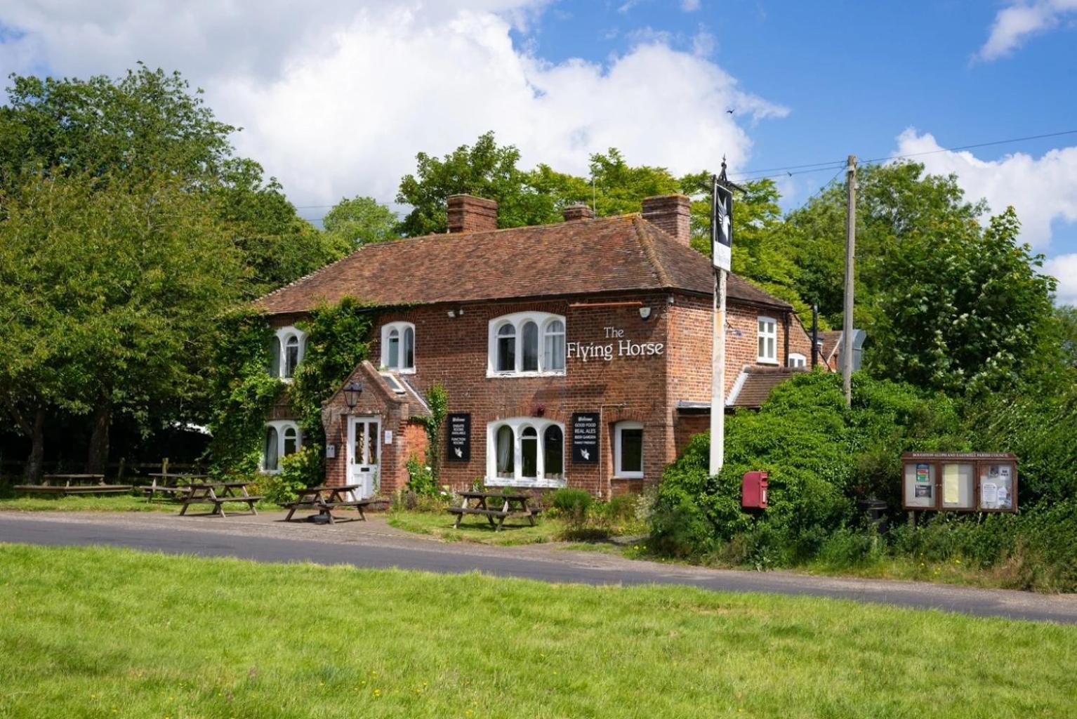 The Flying Horse Inn Boughton Aulph Esterno foto