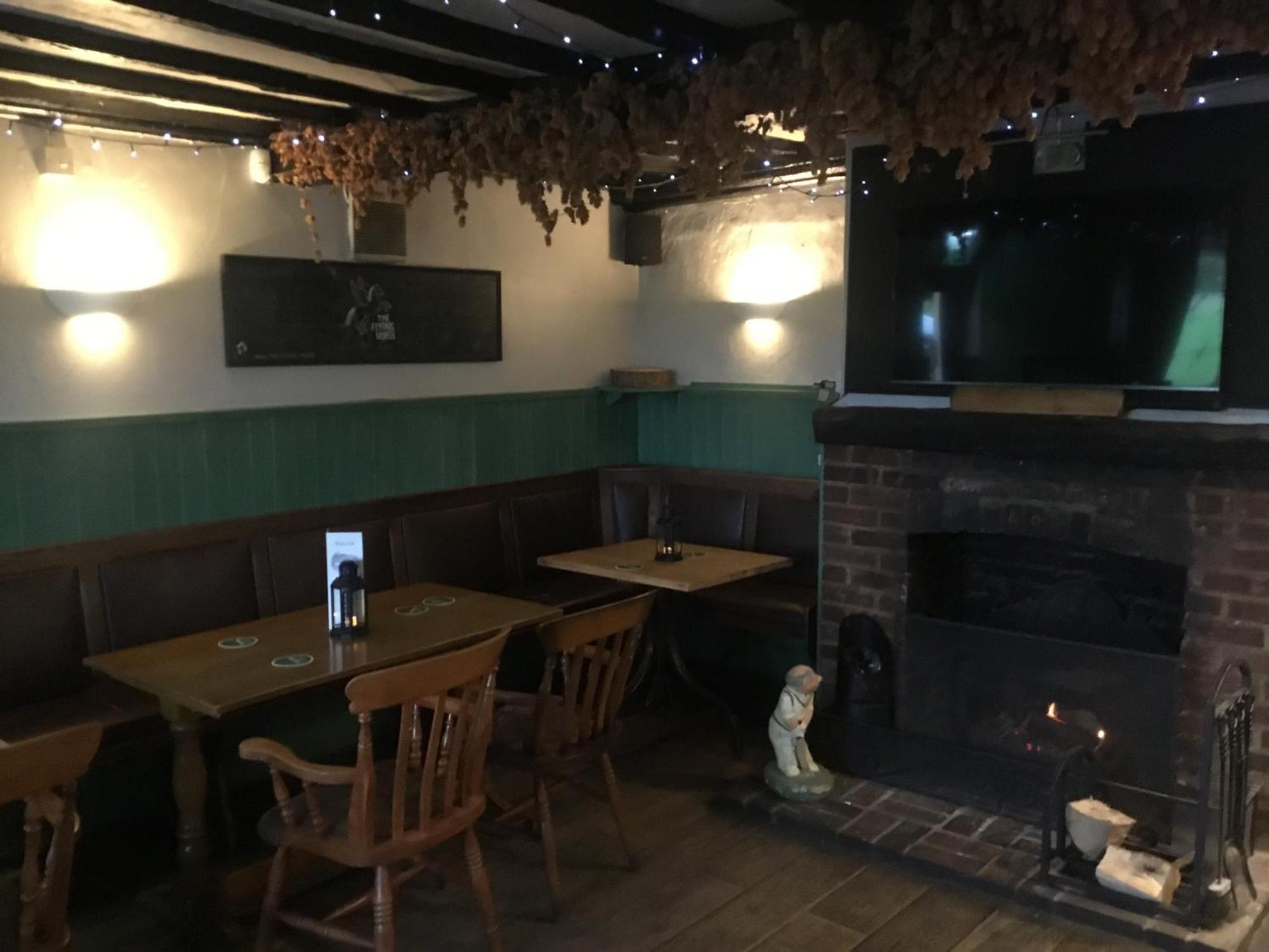 The Flying Horse Inn Boughton Aulph Esterno foto