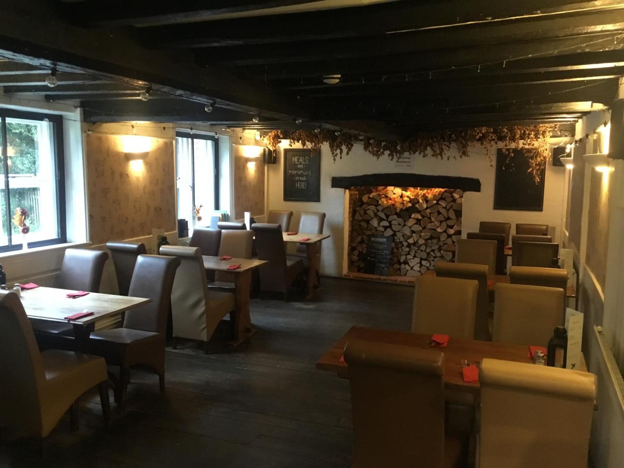 The Flying Horse Inn Boughton Aulph Esterno foto